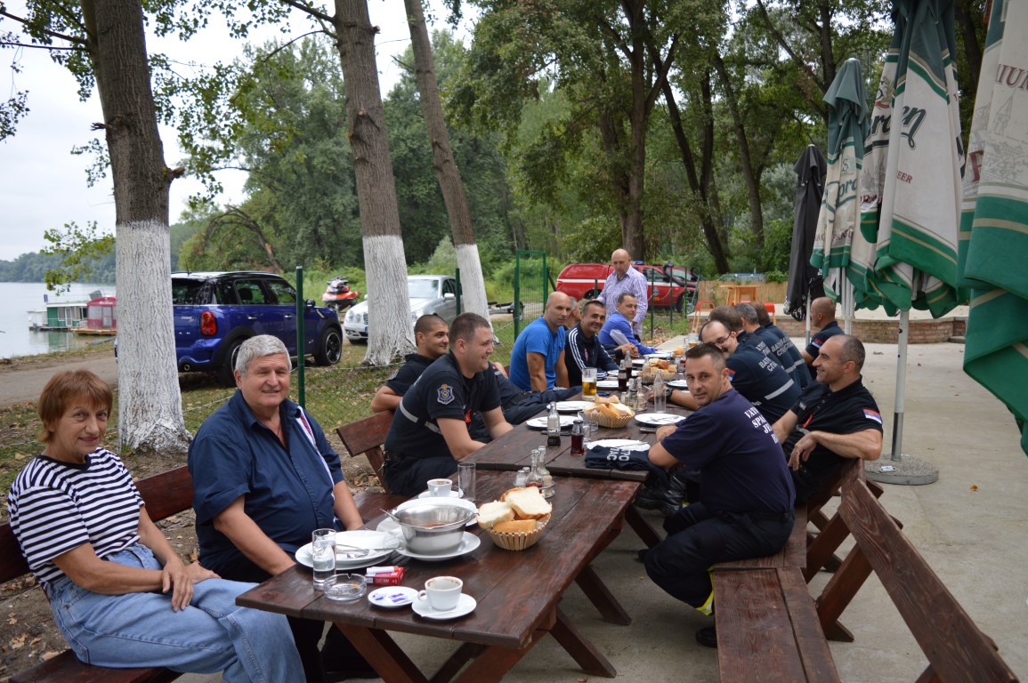 OBUKA PRIPADNIKA SEKTORA ZA VANREDNE SITUACIJE style=